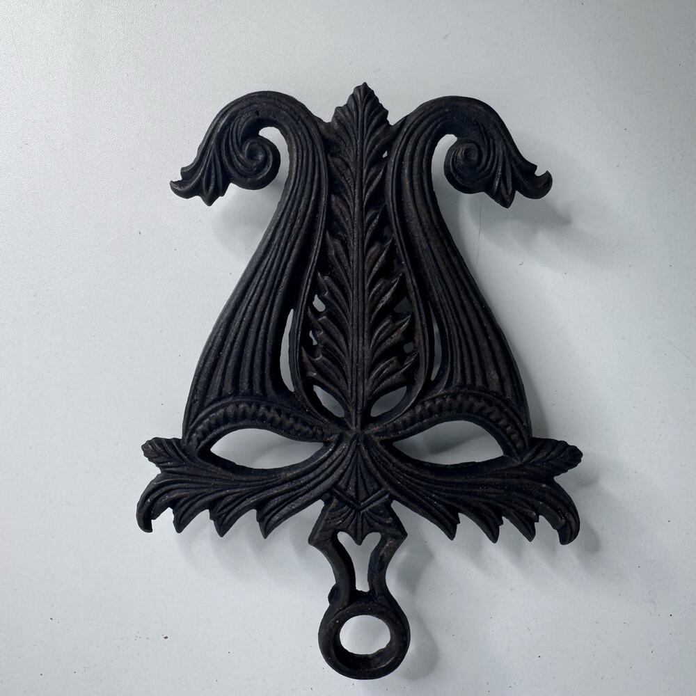 Vtg Virginia Metal Crafters Cast Iron Trivet Doodlers Dream Matte Black